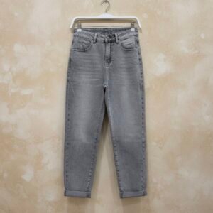 JEANS MOM FIT GRIS